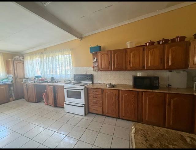 4 BEDROOM HOUSE FOR SALE IN VANDERBIJLPARK SE 7